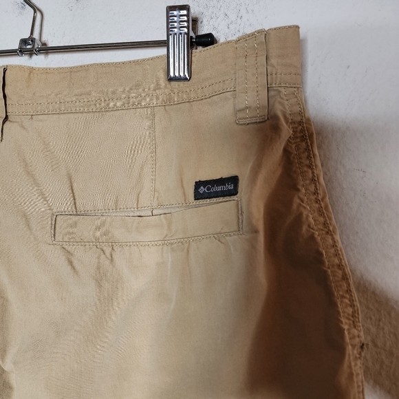 Columbia khaki shorts - Picture 8 of 13